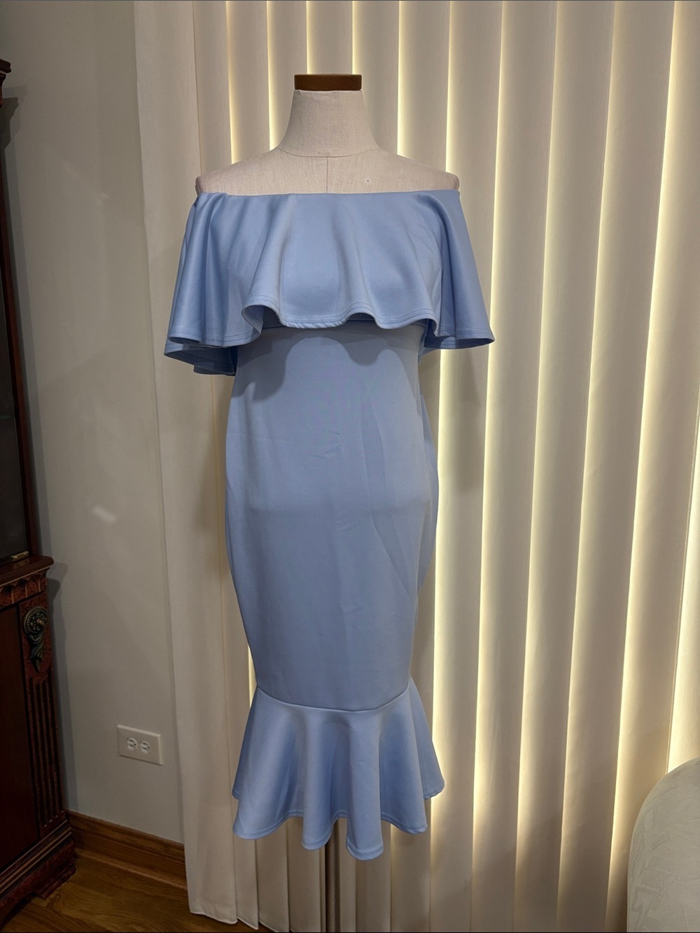 Boohoo Light Blue Off-Shoulder Bardot Ruffle Mermaid scuba midi Dress size 4